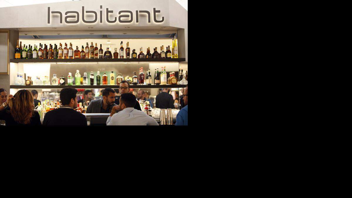 
El bar del restaurante Habitant, dentro de la tienda Nordstrom del Mall de Puerto Rico.
