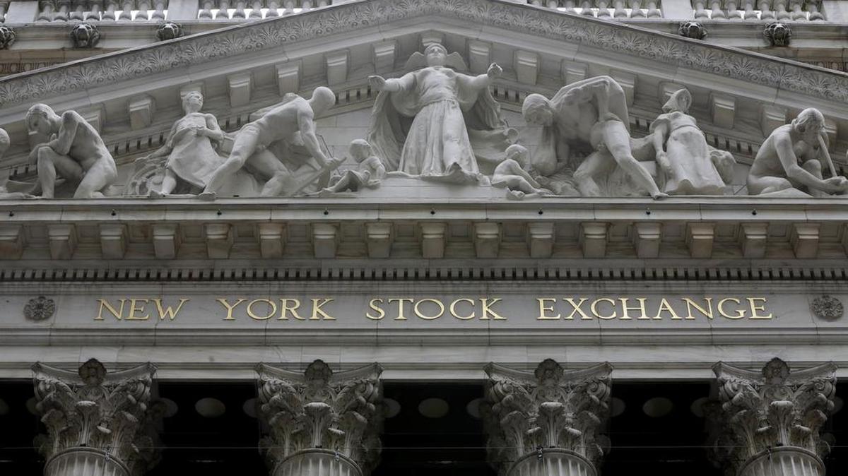 La bolsa de Nueva York cerró en niveles récord este viernes impulsada por un avance en el Congreso de Estados Unidos de la reforma fiscal que incluye rebajas impositivas a las empresas.