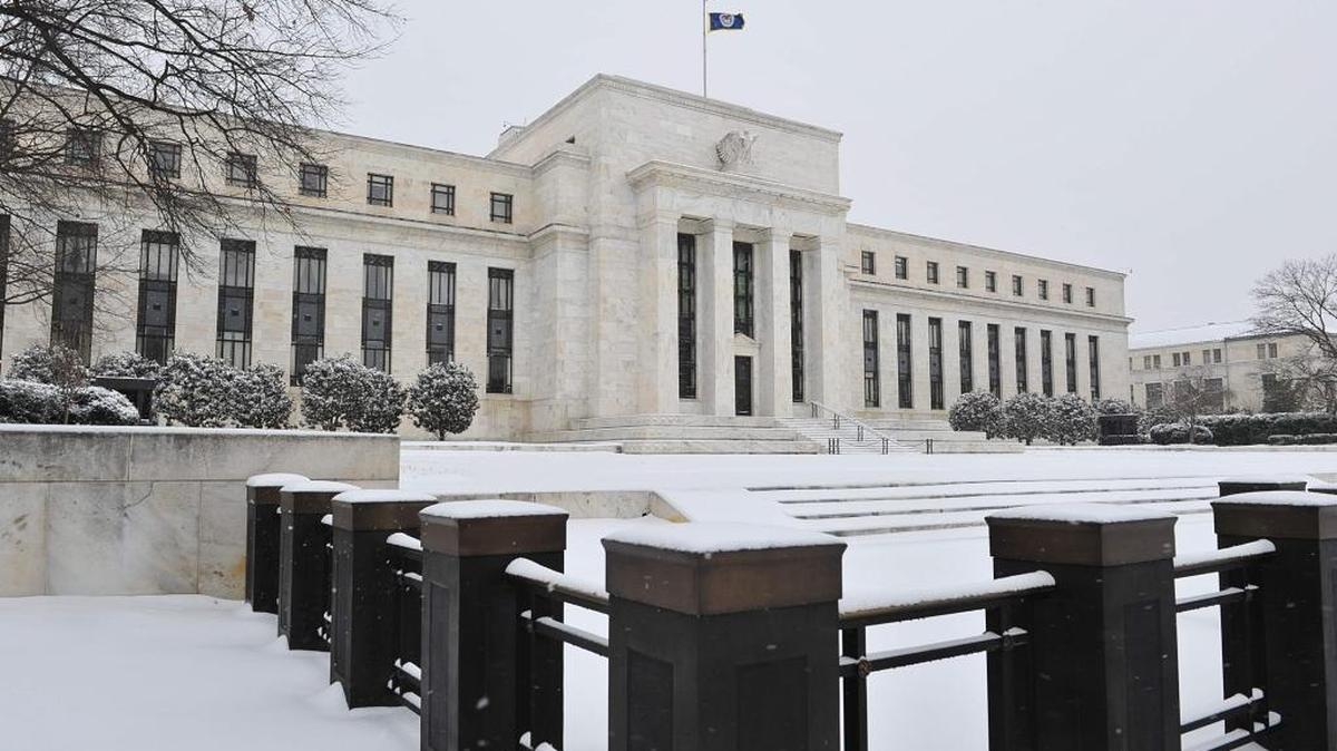 Sede la Reserva Federal en Washington, vista durante una tormenta de nieve en el 2014.