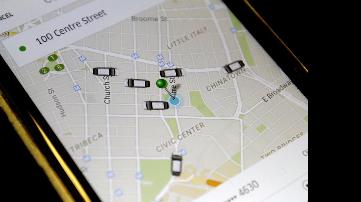
Aplicación de Uber para ubicar autos disponibles. 
