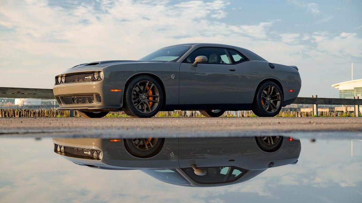 El Dodge Challenger SRT Hellcat del 2019, un V8 impresionante que derrocha músculo y poder en cualquier situación.