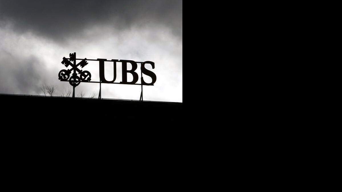 
Los bancos suizos piden ahora a sus clientes ponerse en regla con sus fiscos respectivos, bajo la amenaza de que sus cuentas serán bloqueadas.

