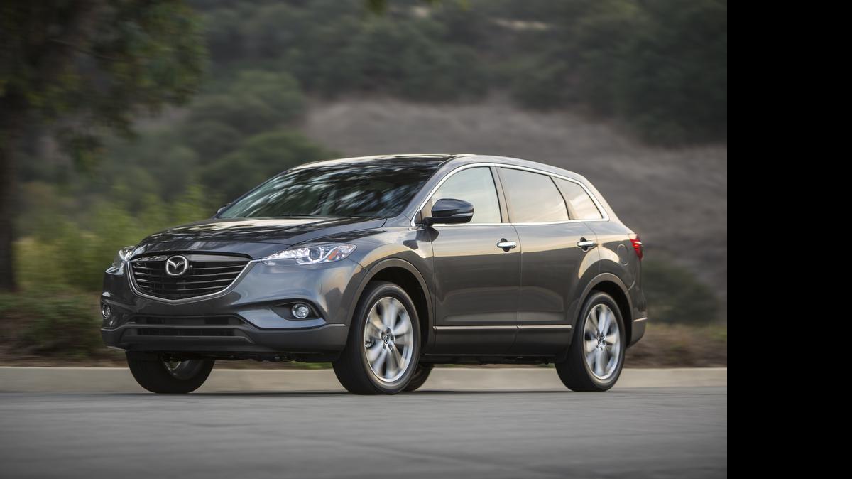 
El Mazda CX-9 para el 2015 tiene un estilo y una conducta en sobre el asfalto que lo acercan más a un deportuvo que a un SUV clásico.
