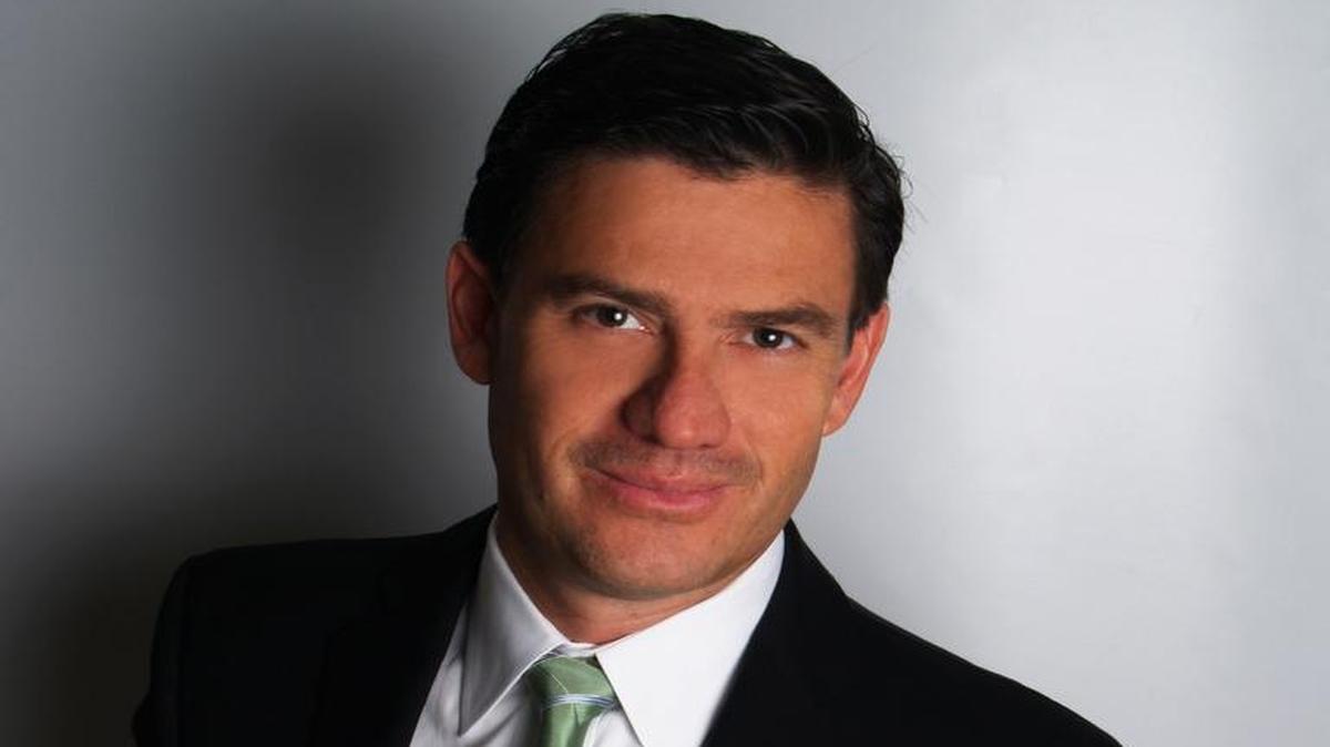 Gustavo Galvez.