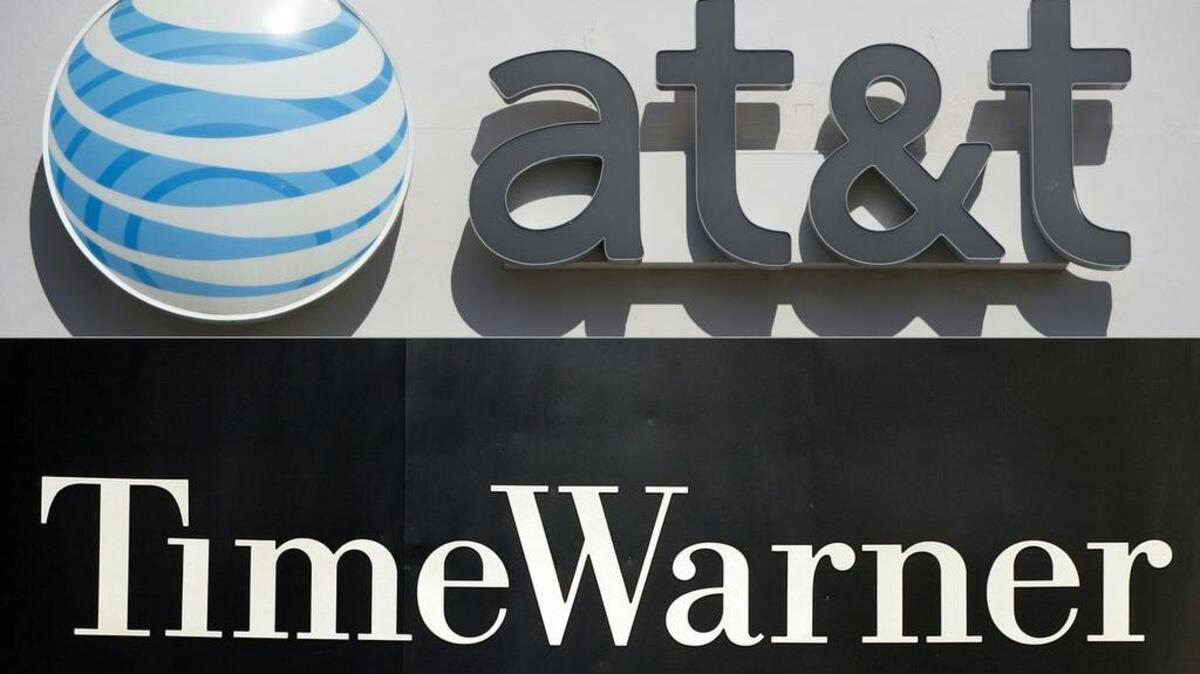 Combinación de los logos de AT&T y Time Warner.