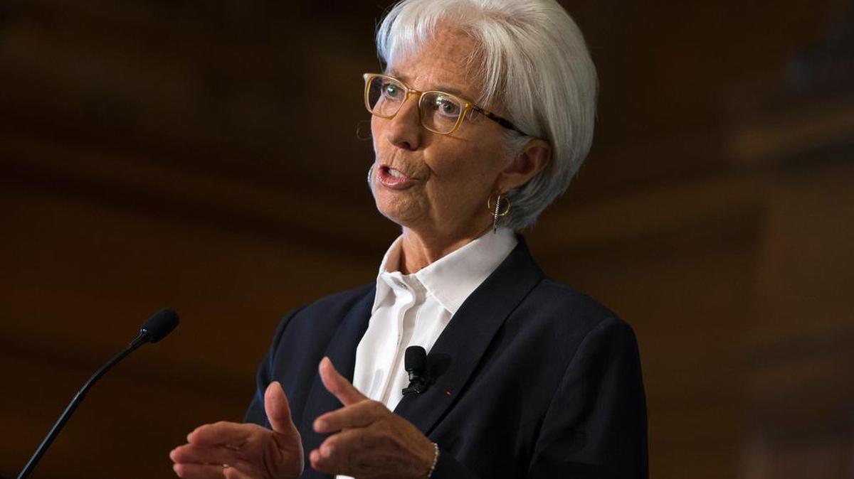 
Lagarde, afirmó que existen “motivos para estar preocupados” por la economía mundial, ante la incertidumbre del aumento de las tasas en EEUU y la desaceleración de China”.
