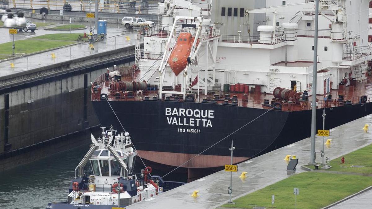 El Canal de Panamá ya ha ejecutado algunas iniciativas para mantener la competitividad frente a temas como los bajos costes de los combustibles y fletes, entre ellas recalcar a los clientes que “es una ruta más verde”.