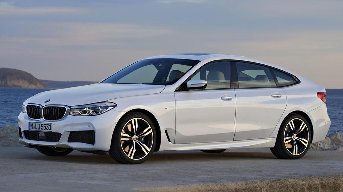 BMW comercializará este otoño en Estados Unidos la Serie 6 Gran Turismo 2018, una berlina deportiva de cuatro puertas que sustituye al GT de la Serie 5 y que está dotada con un motor turbo de 3 litros con 335 caballos de potencia.