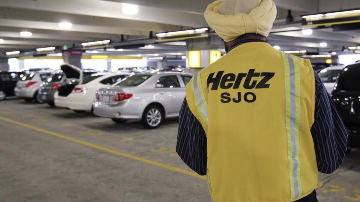 En la actualidad, alquilar un auto puede exponerlo a todos los males conocidos por los consumidores, como precios atrayentes y argumentos de venta agresivos para costosos servicios adicionales.