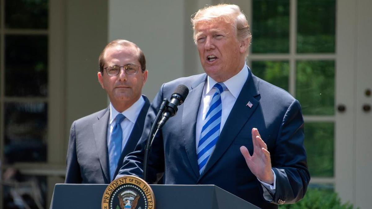 El presidente Donald Trump anuncia en la Casa Blanca un “nuevo plan” para reducir los precios de los medicamentos recetados en Estados Unidos.