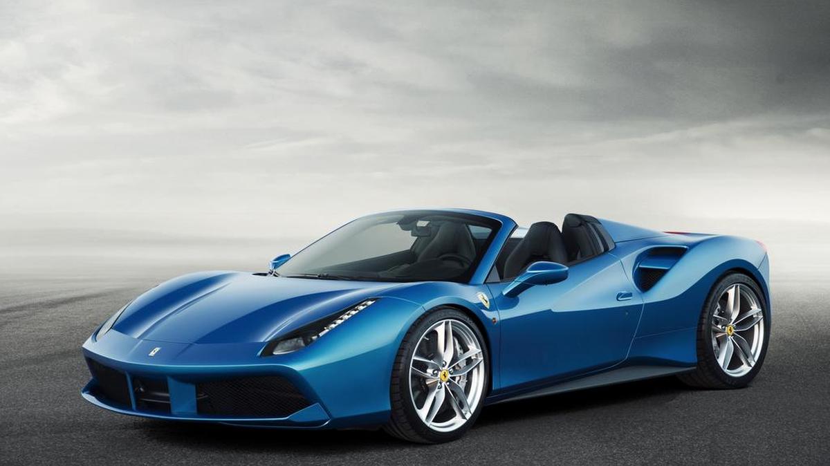 
El Ferrari 488 Spider para el 2016 es un auto que excede la capacidad de soñar de la mayoría de los choferes
