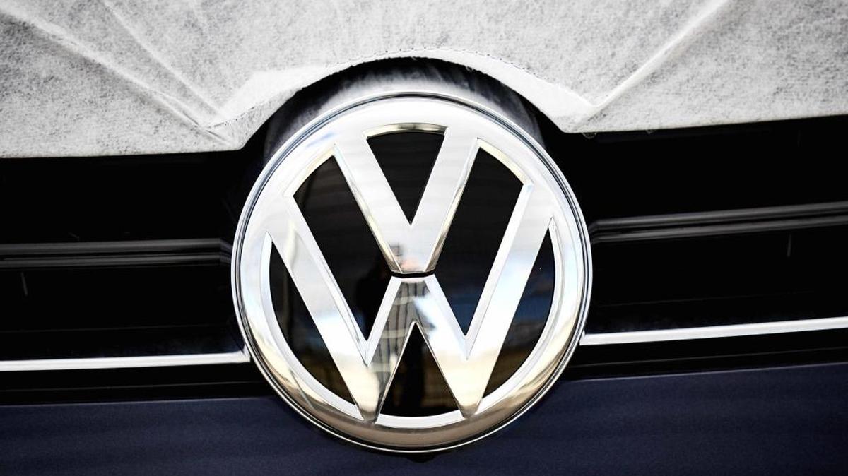 Las autoridades de EEUU presentaron cargos a seis ejecutivos de VW por el escándalo de los motores diésel trucados del fabricante alemán.