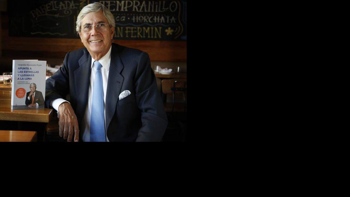 
El empresario Leopoldo Fernández Pujals presenta en Miami su libro Apunta a las estrellas y llegarás a la Luna ( Editorial Planeta 2014).
