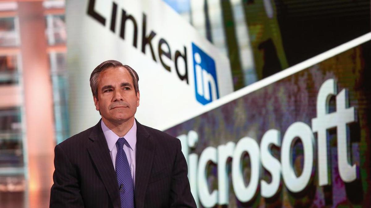 Christopher Ventresca, de fusiones y adquisiciones de JPMorgan Chase & Co., durante un programa el lunes en Bloomberg Television donde discutió la compra de LinkedIn Corp por parte de Microsoft.