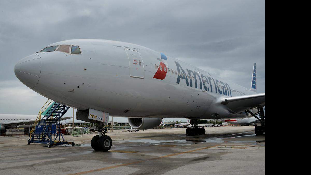
Entre los cambios anunciados el lunes están nuevas reglas que requieren revisiones periódicas de los antecedentes delictivos de trabajadores de aviación, incluyendo los empleados de las aerolíneas.
