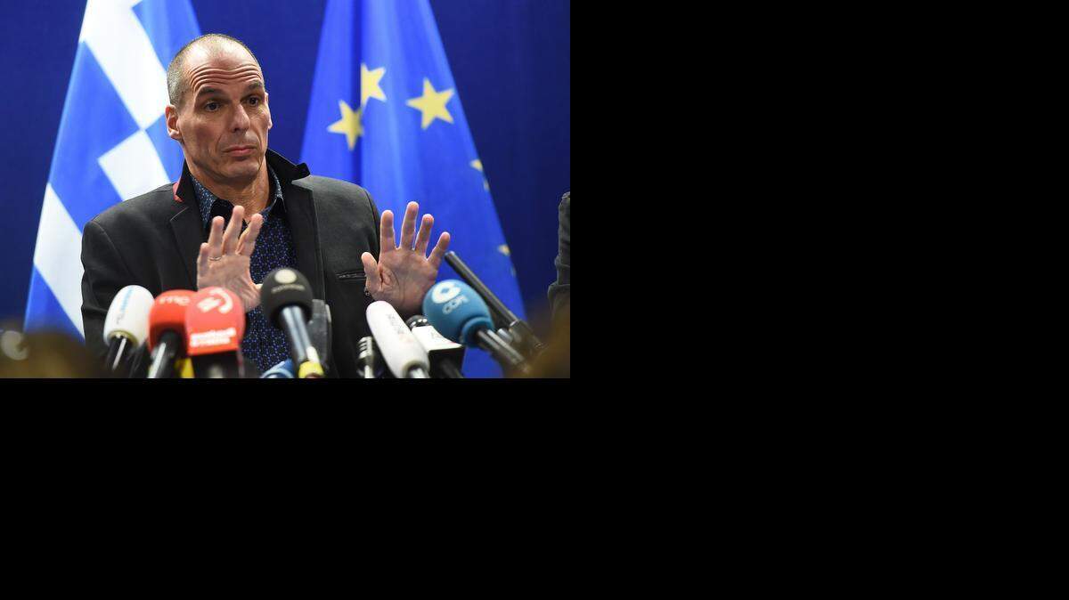 
El ministro de Finanzas de Grecia, Yanis Varufakis, se mostró dispuesto a aceptar prolongar el “acuerdo del préstamo” a Grecia, pero no el “programa”, y a mantener implicado al Fondo Monetario Internacional, cuya parte expira en marzo del 2016. 
