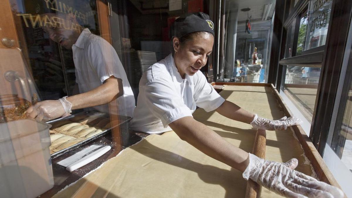 El Departamento de Trabajo revisó al alza las cifras de contratación de octubre, que fue el mejor mes del año con la creación de 307,000 nuevos empleos, y también de noviembre.
