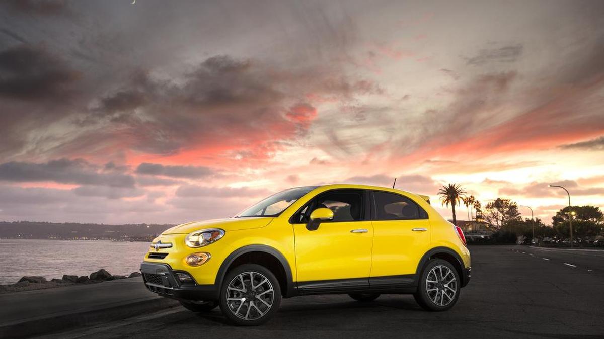 
Aunque conserva en su diseño la tradición de la marca, el Fiat 500 ha evolucionado hacia un aspecto más moderno y atractivo.
