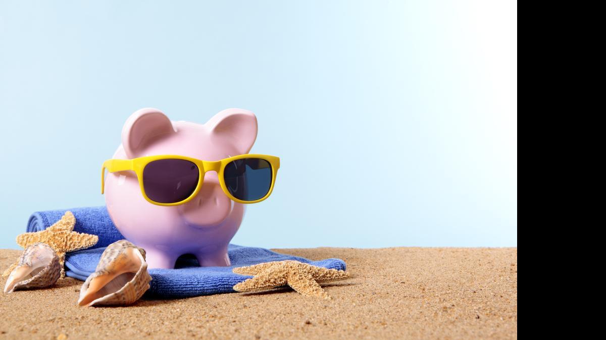 
Cuídese de fantasear con largas horas de diversión bajo el sol: si se descuida, las vacaciones pueden representar mucho dinero y posiblemente echar a perder el presupuesto de todo el año.
