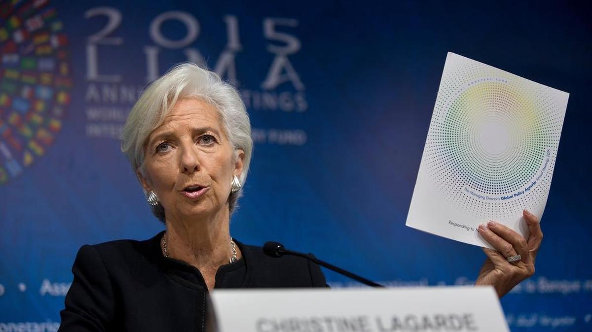 La directora  del FMI, Christine Lagarde, aseguró que el momento de la subida de tasas de interés por parte de la Fed, (banco central) “se está acercando”.