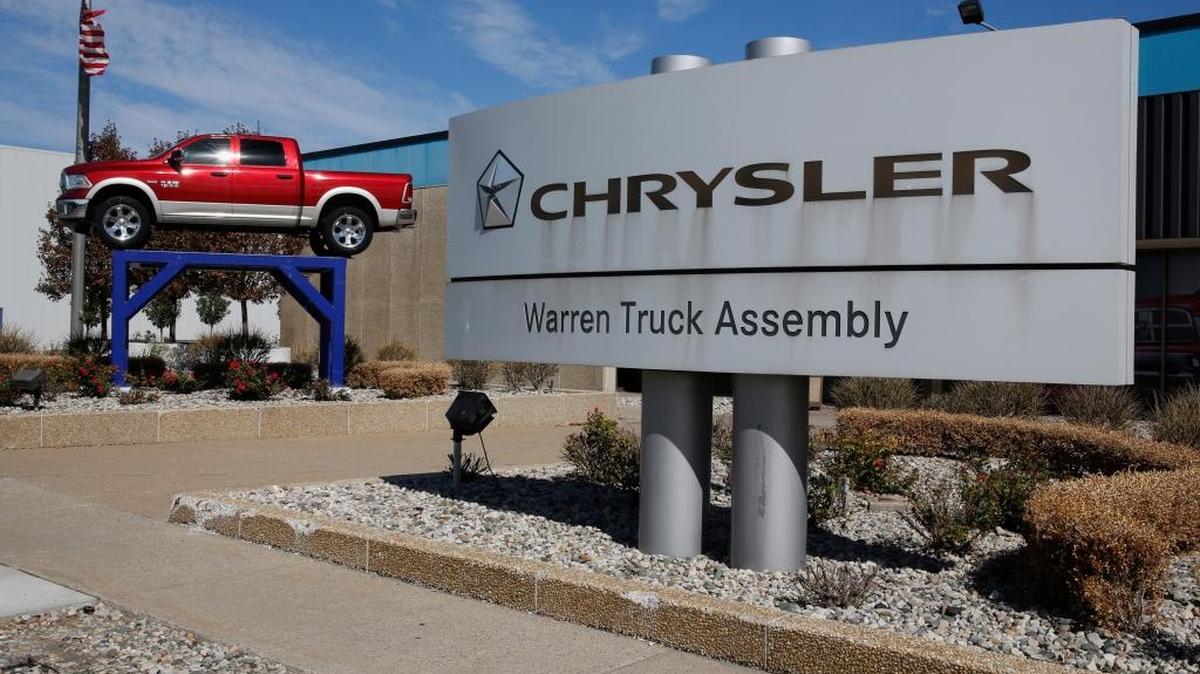 Fiat Chrysler anunció el viernes un llamado para remplazar los infladores de las bolsas de aire Takata de más de 100,000 camionetas pickup y deportivas viejas.