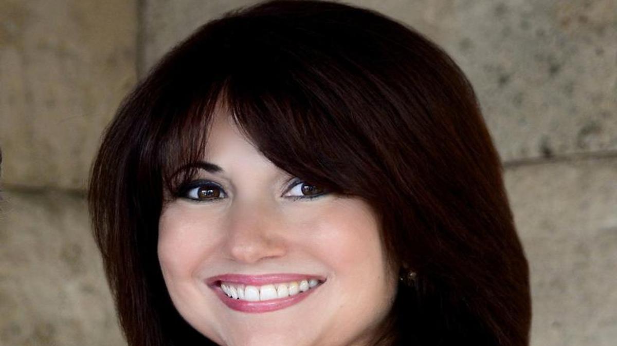 Los Miami Dolphins seleccionaron a la presidenta y directora ejecutiva de la Cámara de Comercio Hispana del Sur de Florida, Liliam López, como la ganadora del Premio NFL al liderazgo de la herencia hispana.