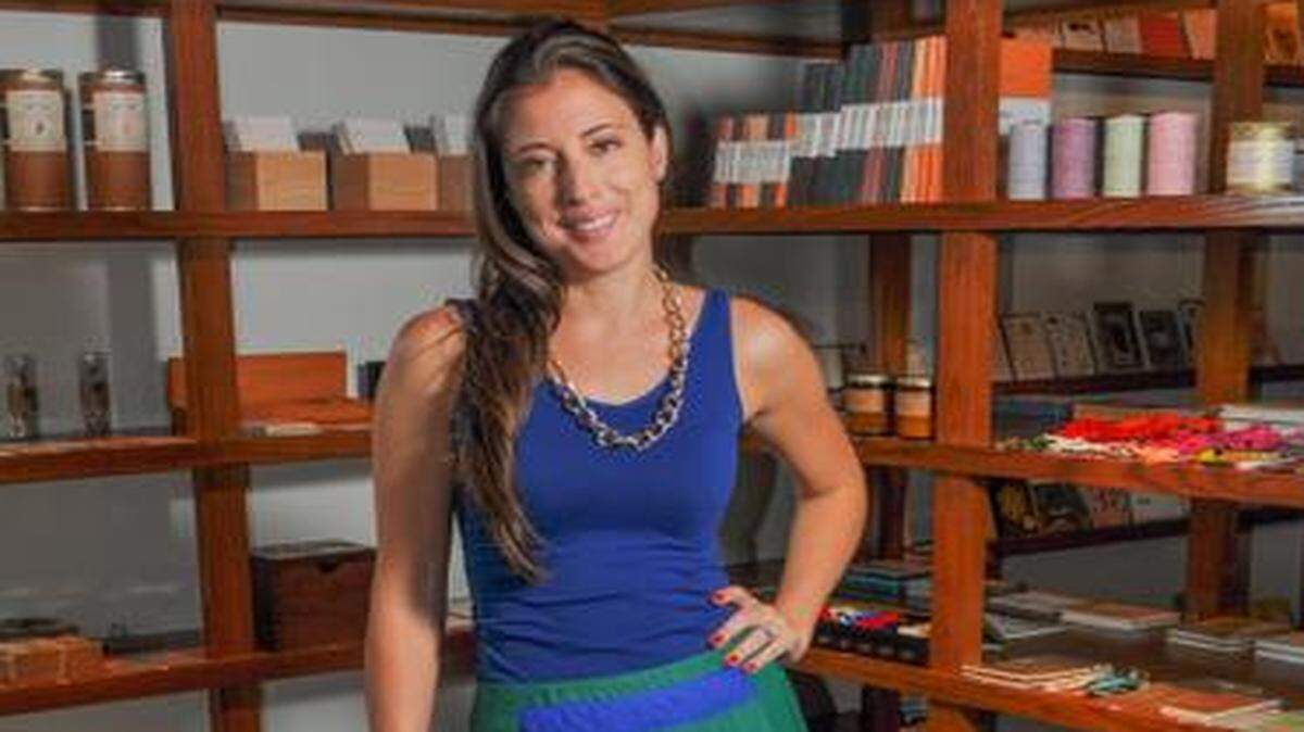 
Bridget Dadd, directora creativa y propietaria de Wynwood Letter Press, un nuevo destino en tarjetas para todo tipo de ocasión.
