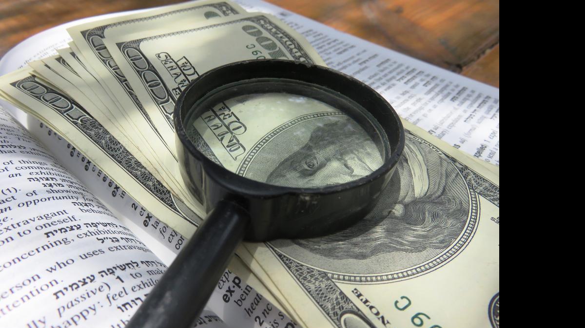 
El entorno financiero de hoy en día caracterizado por la omnipresencia de las inversiones puede generar un vicio, particularmente, en los más inexpertos: el exceso de confianza. 
