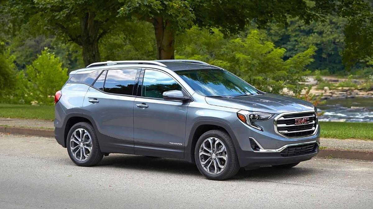 GMC Terrain del 2019 es adecuado para quienres buscan la utilidad de un SUV mediano que no renuncie al refinamiento ni a la comodidad para el trajín diario.