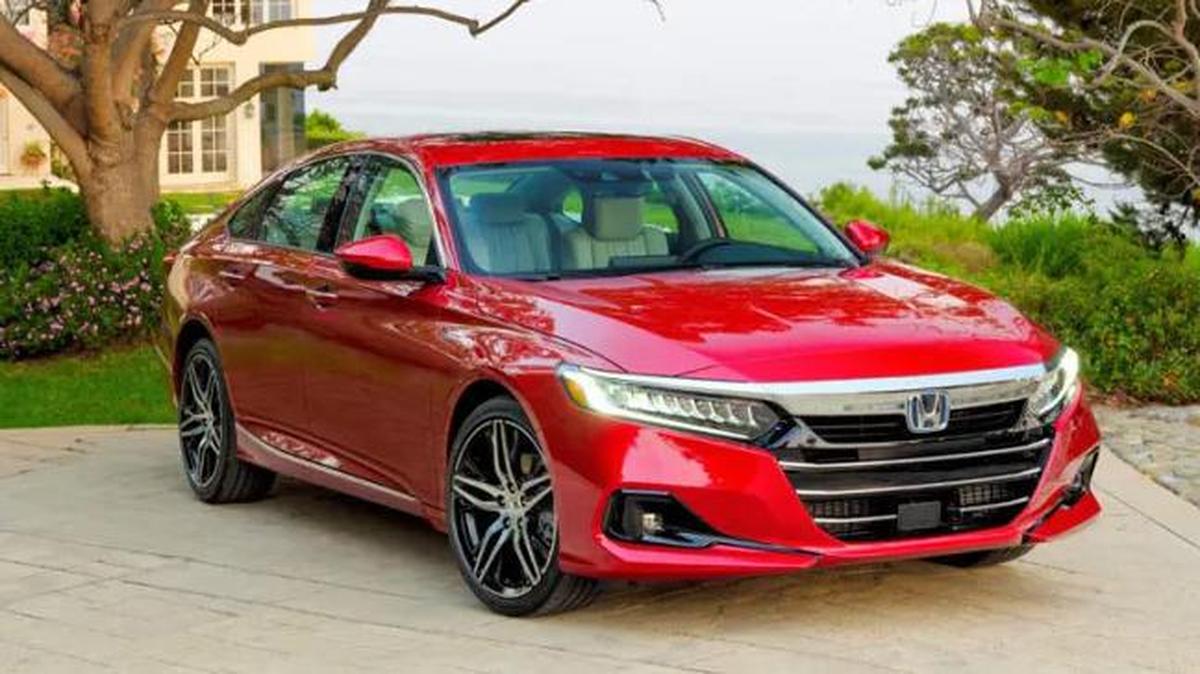 El Honda Accord Hybrid tuvo un desempeño muy bueno en nuestras pruebas de faros delanteros.