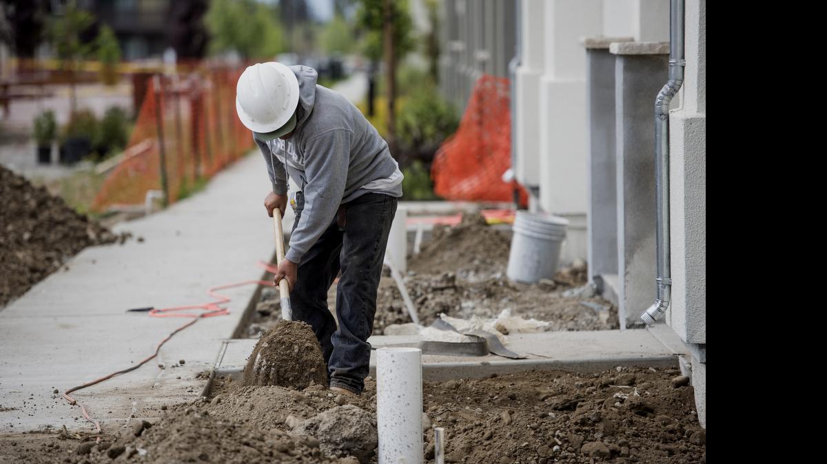 
Los trabajadores latinos son 18% más propensos a morir en el trabajo que cualquier otro empleado, reveló el miércoles un informe de la central sindical AFL-CIO.
