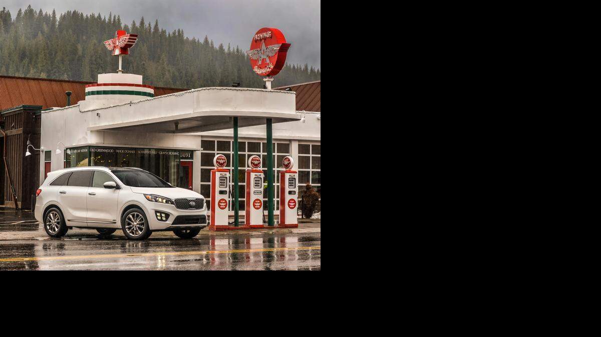 
El nuevo Kia Sorento para el 2016 ahora se dirige a competir con los SUV de tres filas, como el Honda Pilot, el Nissan Pathfinder y Toyota Highlander.
