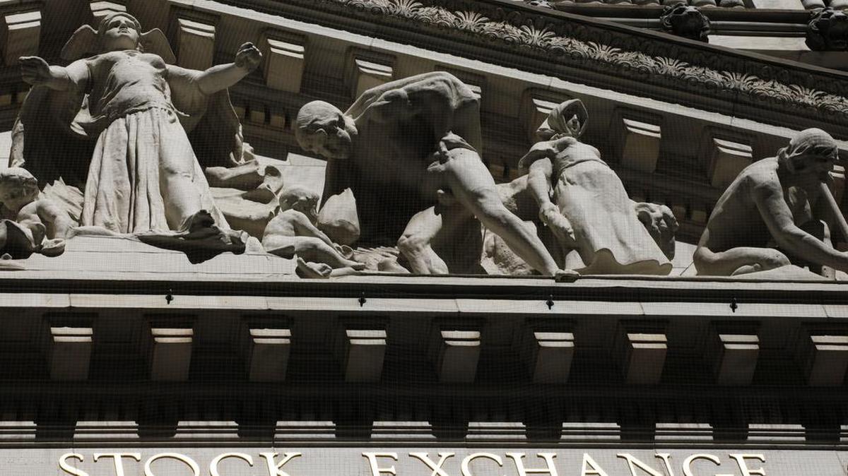 El parqué neoyorquino vivió una pésima primera sesión bursátil de la semana, después de que el lunes Wall Street permaneciera cerrado para celebrar la festividad nacional del día del trabajo en EEUU.