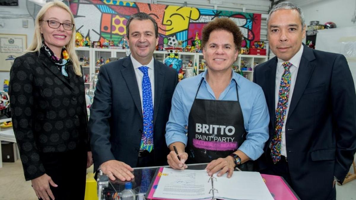 De izq. a der.: Pamela Kohl, vicepresidenta ejecutiva de productos y canales de BB Americas; Antonio Cassio Segura, presidente y director ejecutivo del banco; el artista Romero Britto y Luiz Lessa, vicepresidnete ejecutivo de la entidad financiera.