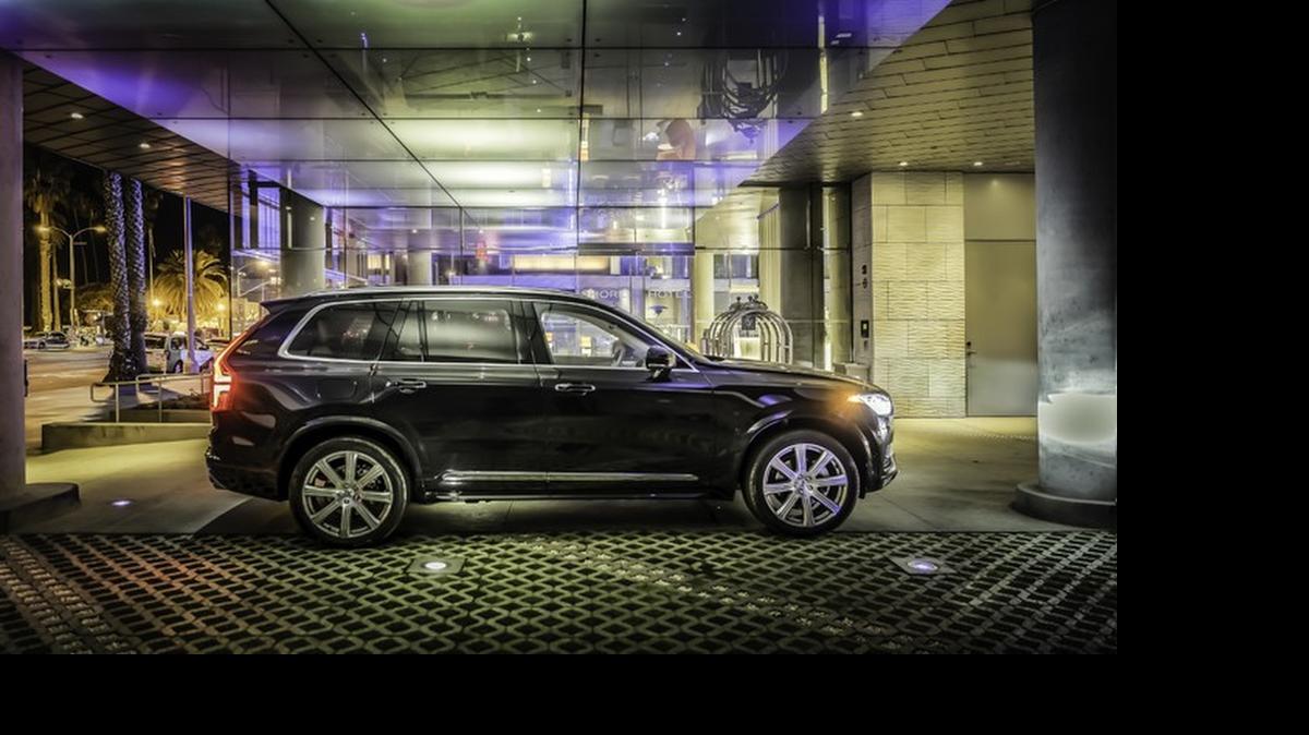 
El Volvo XC90 representa el comienzo de un nuevo capítulo en la historia de la casa de Gotemburgo, una muestra del futuro del diseño.
