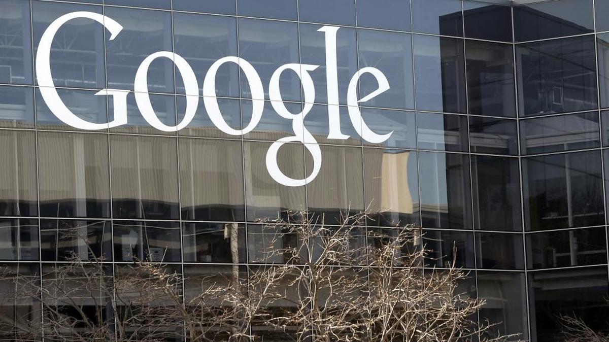 El logo de Google en su sede en Mountain View, California.