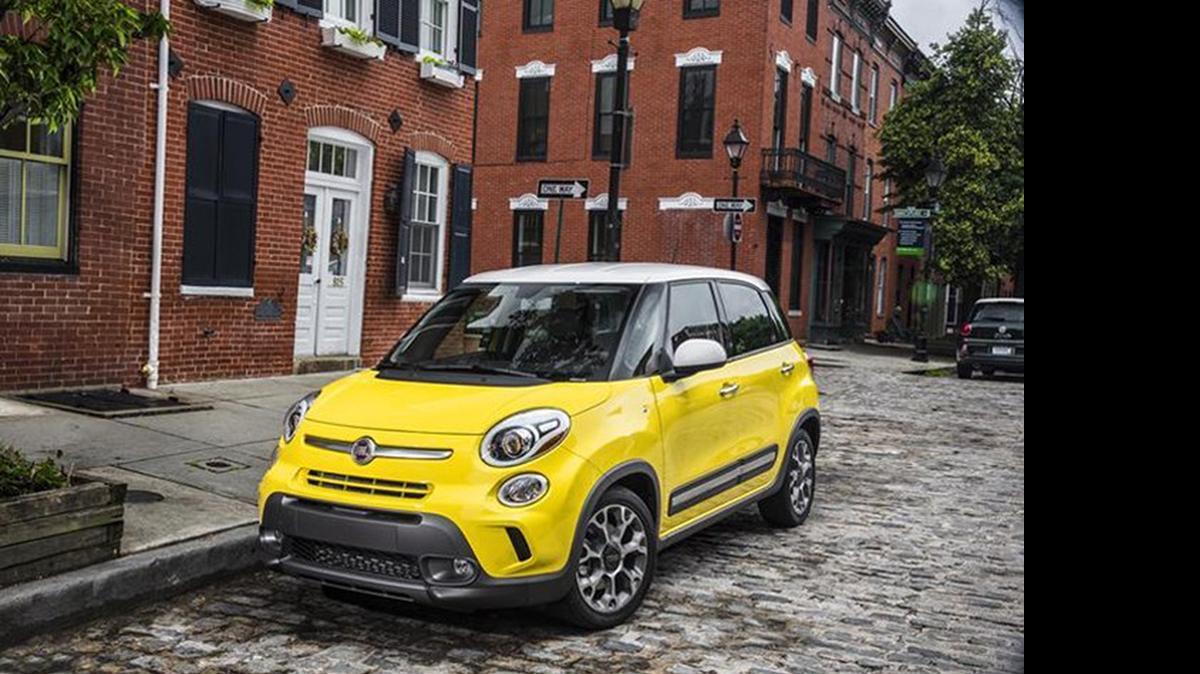 
El Nuevo Fiat 500 Trekk diseñado en EEUU, se sale de la clásica imagen del Fiat, pero mantiene el férreo compromiso con sus creadores.
