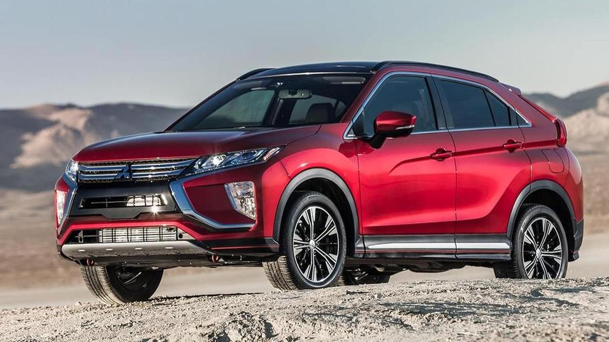 El Eclipse Cross es un SUV pequeño que viene en cinco modelos. Es uno de esos autos que le hará virar la cabeza.