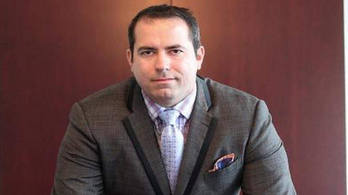 
Manny Angelo Varas, presidente y CEO de MV Group, en la sede de su oficina en Brickell Ave.
