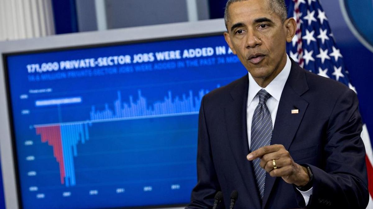 El presidente de Estados Unidos, Barack Obama, habla el viernes en la Casa Blanca. Las empresas generaron menos empleados nuevos en abril tras el lento crecimiento de la economía, según cifras del Departamento de Estado.