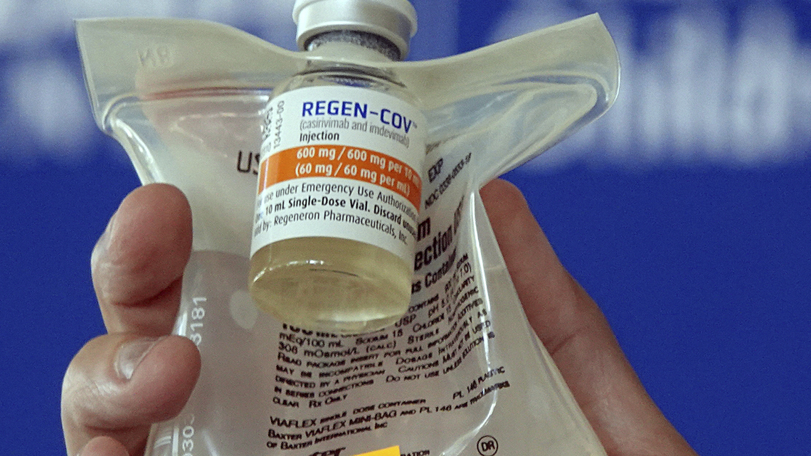 Gobernador de Florida fustiga decisión de revocar uso de medicamentos con anticuerpos monoclonales