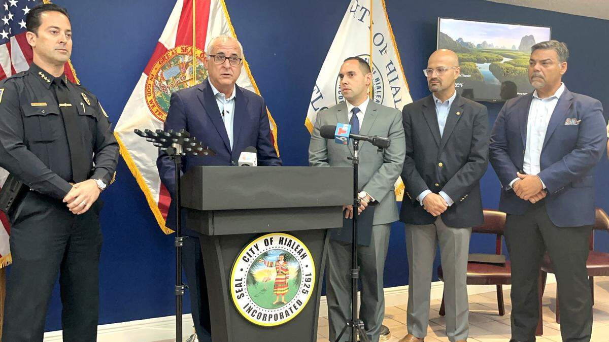El alcalde de Hialeah, Esteban Bovo Jr., anunció la recepción de $8,4 millones de fondos estatales junto con el Senador Estatal, Bryan Avila, y los Representantes Estatales, Alex Rizo, Tom Fabricio y David Borrero, y el jefe de la policía de la ciudad George Fuente