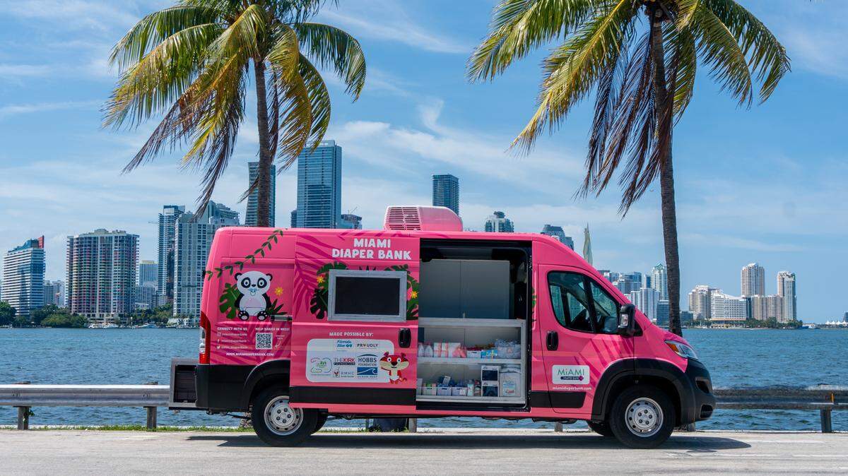 Miami Diaper Bank, organización sin fines de lucro que apoya a las comunidades más necesitadas en el Sur de la Florida, único en el área metropolitana de Miami, ha creado una unidad móvil que distribuirá pañales y artículos esenciales en el área