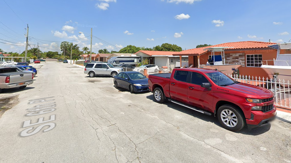 Es muy frecuente encontrar botes y casas rodantes en los estacionamientos de las viviendas unifamiliares de Hialeah, principalmente en el este de la ciudad. Los concejales quieren regular el uso de los vehículos recreacionales que están siendo usados ilegalmente como viviendas