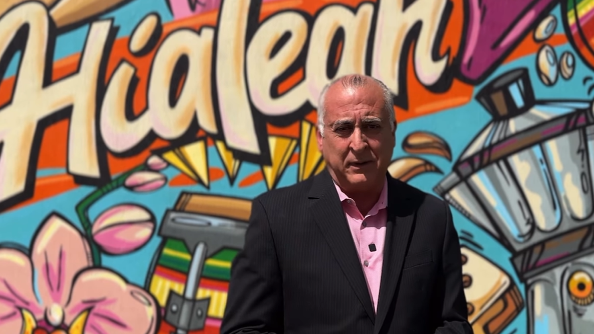 Captura de pantalla de video promocional de la Ciudad de Hialeah en donde el alcalde Esteban Bovo Jr. promueve la participación ciudadana sobre la visión que tienen sus residentes de la municipalidad, de cara al plan maestro 2050.
