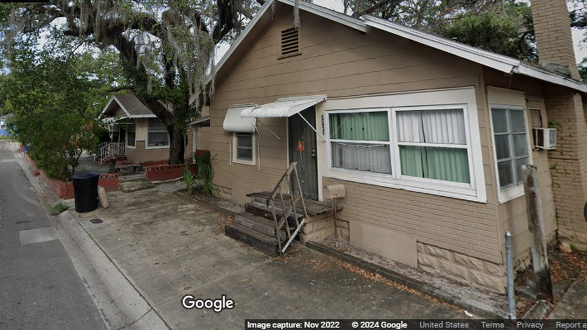 El cuerpo de Kelli Fisher fue encontrado en esta casa en la cuadra 1700 de Prescott Street sur en St. Petersburg, Florida, dice la policía.