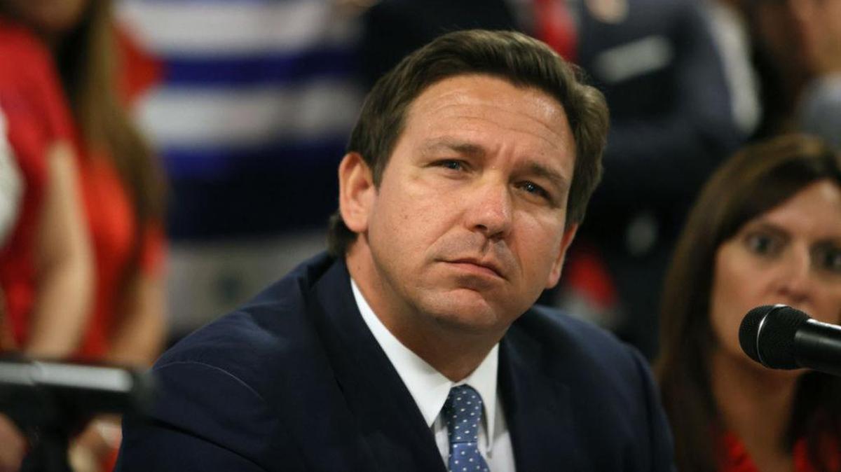 El Gobernador de Florida Ron DeSantis.