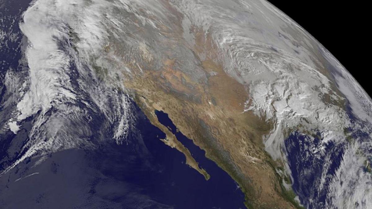 Imagen de satélite facilitada por la NASA que muestra una tormenta de nieve sobre Estados Unidos el pasado 20 de enero de 2016.