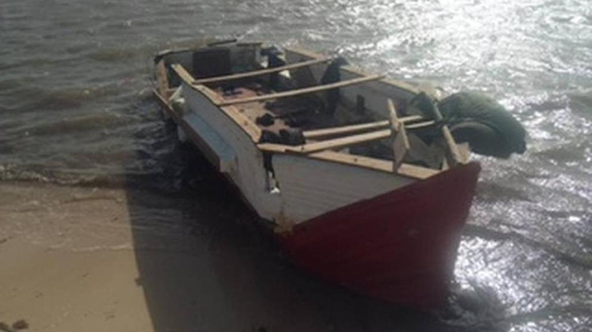 Esta foto de archivo muestra una balsa abandonada por inmigrantes cubanos que tocaron tierra en los Cayos de la Florida, el 25 de diciembre del 2015.