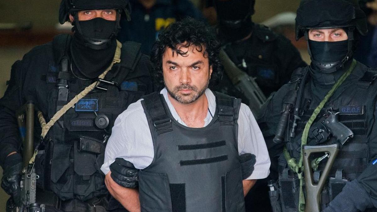 La policía argentina escolta al presunto narcotraficante colombiano Henry de Jesús López Londoño, alias “Mi Sangre,”.